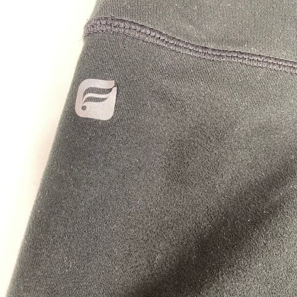 Fabletics Mesh Powerhold Capri Leggings Mid Rise Floral Black UPF 50+ Size Sm - Picture 5 of 7